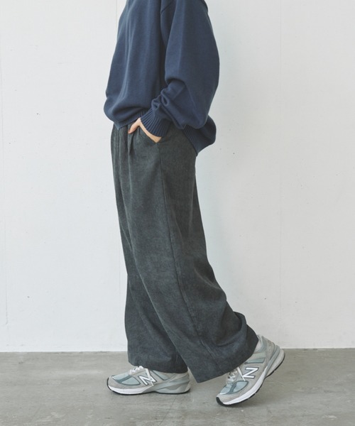 flaner（フラネ）の「Loose corduroy pants/ルーズコーデュロイパンツ（その他パンツ・レディース・カーキ/オフホワイト/チャコールグレー・SMALL/MEDIUM/LARGE）」の18枚目の写真