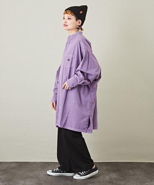 CUBE SUGAR（キューブシュガー）の「無地ピグメント染長袖バンドカラービッグシャツ（シャツ/ブラウス・レディース・チャコールグレー/ベージュ/パープル/グリーン・M）」の13枚目の写真