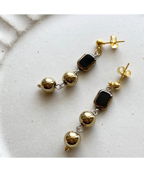 tone（トーン）の「【-lensa-】ゴールド×ブラックでシンプルピアス (MA)（ピアス（両耳用）・レディース・ゴールド・FREE）」の2枚目の写真