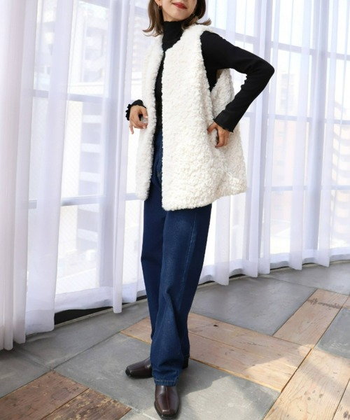 moment+（モーメントプラス）の「クルーネックプードルフェイクファーベスト（ベスト・レディース・ブラック/ブラウン/アイボリー/グレイッシュベージュ/モカ/ベージュ・M/FREE）」の19枚目の写真