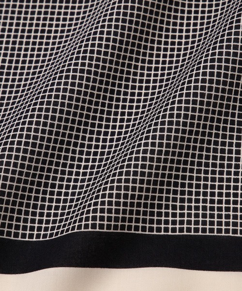 MHL.（エムエイチエル）の「TINY CHECK SCARF（ストール/ショール・レディース・ベージュ系その他2・FREE）」の2枚目の写真