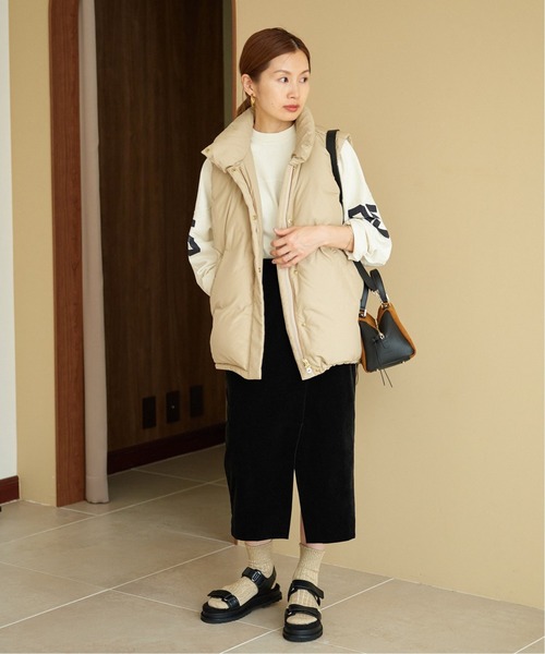 IENA（イエナ）の「コーデュロイ スリットタイトスカート（スカート・レディース・アイボリー/ブラック/キャメル・34/36/38）」の9枚目の写真