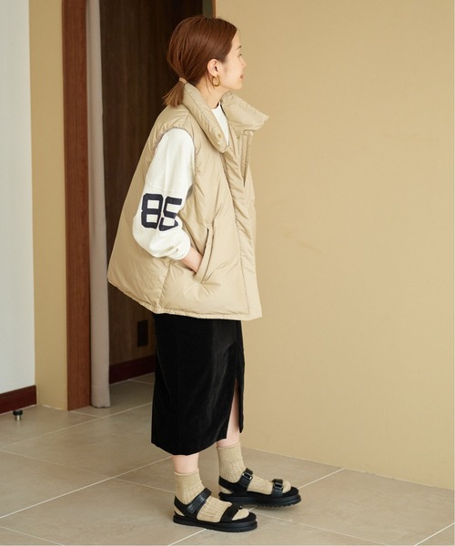 IENA（イエナ）の「コーデュロイ スリットタイトスカート（スカート・レディース・アイボリー/ブラック/キャメル・34/36/38）」の10枚目の写真