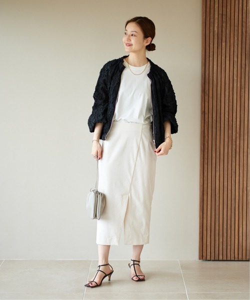 IENA（イエナ）の「コーデュロイ スリットタイトスカート（スカート・レディース・アイボリー/ブラック/キャメル・34/36/38）」の17枚目の写真