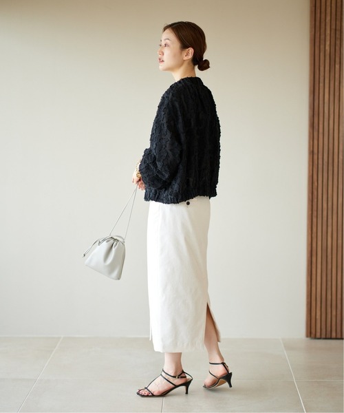 IENA（イエナ）の「コーデュロイ スリットタイトスカート（スカート・レディース・アイボリー/ブラック/キャメル・34/36/38）」の18枚目の写真