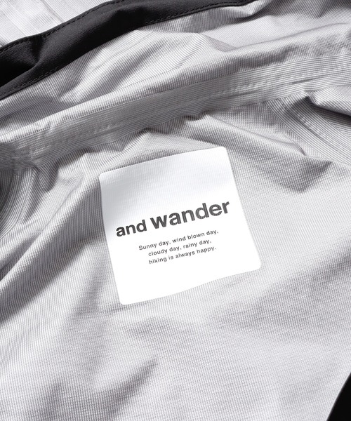 and wander(アンドワンダー)の「and wander/アンドワンダー PERTEX SHIELD rain jacket マウンテンパーカー(ナイロンジャケット・メンズ・ブラック/ブラウン・M/L/XL)」の9枚目の写真