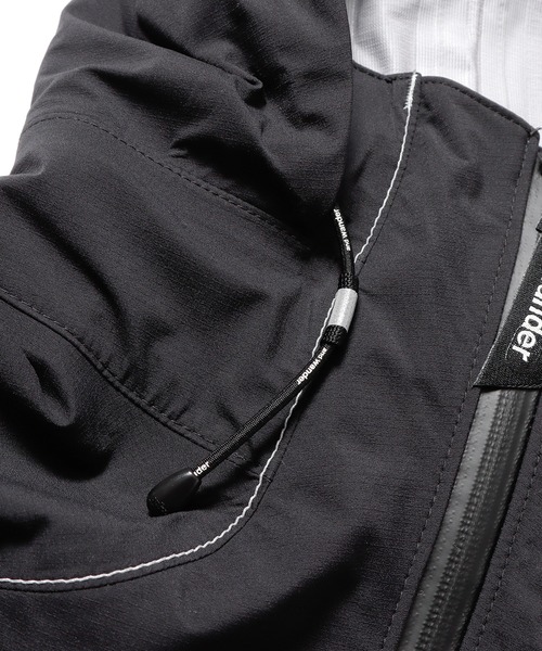 and wander(アンドワンダー)の「and wander/アンドワンダー PERTEX SHIELD rain jacket マウンテンパーカー(ナイロンジャケット・メンズ・ブラック/ブラウン・M/L/XL)」の8枚目の写真