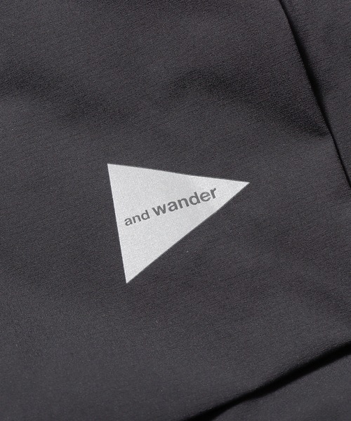 and wander(アンドワンダー)の「and wander/アンドワンダー PERTEX SHIELD rain jacket マウンテンパーカー(ナイロンジャケット・メンズ・ブラック/ブラウン・M/L/XL)」の11枚目の写真