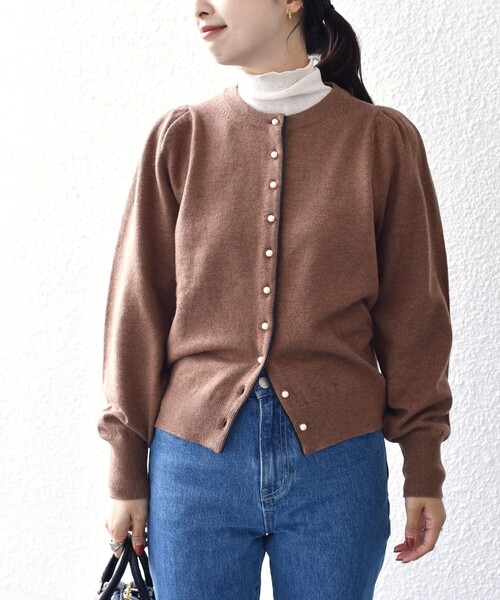SHIPS（シップス）の「*〈手洗い可能〉パールモチーフボタンパイピングカーディガン◆（ニット/セーター・レディース・ライトグレー/ブラック/ブラウン系/グリーン/ミント・ONE SIZE）」の20枚目の写真