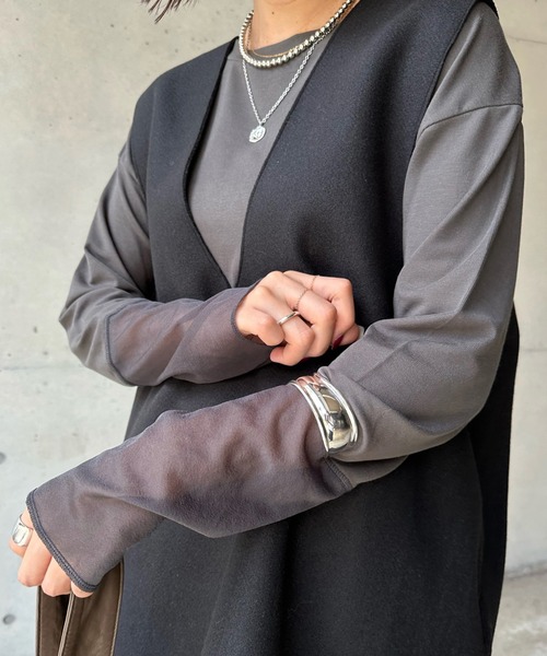 DouDou(ドゥドゥ)の「袖シアー切替ロンTEE(Tシャツ/カットソー・レディース・オフホワイト/ライトグレー/チャコールグレー/ブラック・FREE)」の4枚目の写真