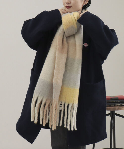 fredy emue(フレディエミュ)の「【新色追加】ふわふわチェックストール(ストール/ショール・レディース・イエロー系その他/ブルー系その他/パープル系その他/グリーン系その他/ブラック系その他/イエロー系その他2/グリーン系その他2/ベージュ系その他2・FREE)」の2枚目の写真