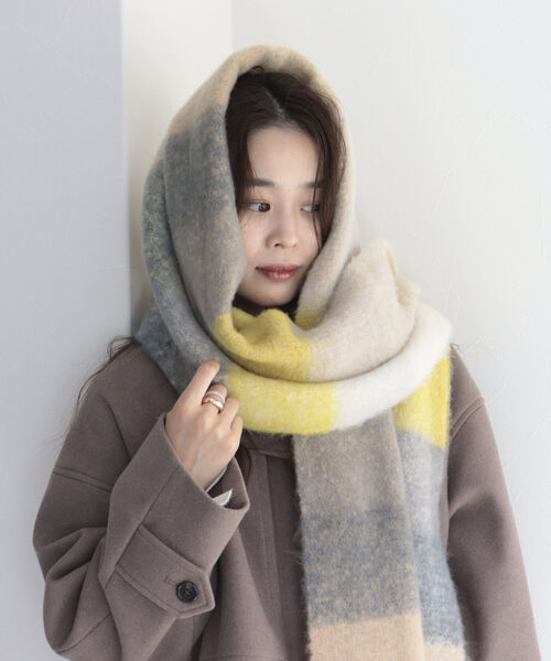 fredy emue(フレディエミュ)の「【新色追加】ふわふわチェックストール(ストール/ショール・レディース・イエロー系その他/ブルー系その他/パープル系その他/グリーン系その他/ブラック系その他/イエロー系その他2/グリーン系その他2/ベージュ系その他2・FREE)」の8枚目の写真