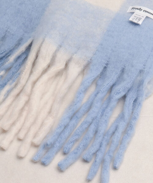 fredy emue(フレディエミュ)の「【新色追加】ふわふわチェックストール(ストール/ショール・レディース・イエロー系その他/ブルー系その他/パープル系その他/グリーン系その他/ブラック系その他/イエロー系その他2/グリーン系その他2/ベージュ系その他2・FREE)」の17枚目の写真