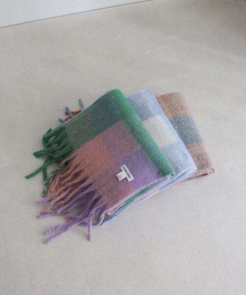 fredy emue(フレディエミュ)の「【新色追加】ふわふわチェックストール(ストール/ショール・レディース・イエロー系その他/ブルー系その他/パープル系その他/グリーン系その他/ブラック系その他/イエロー系その他2/グリーン系その他2/ベージュ系その他2・FREE)」の21枚目の写真