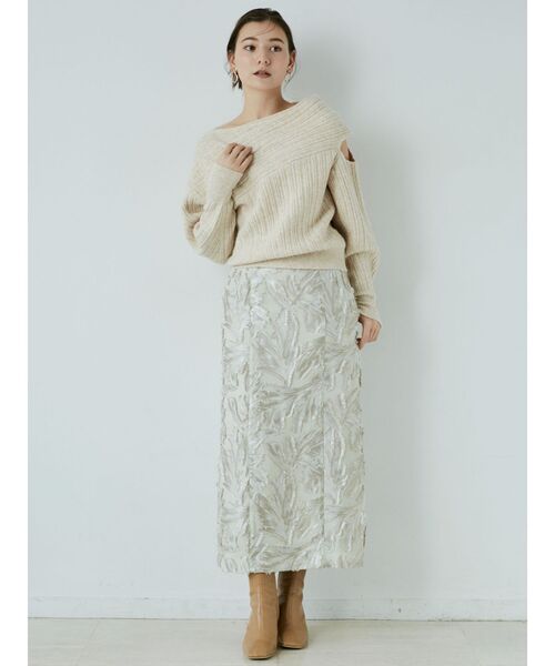 LAGUNAMOON(ラグナムーン)の「カットアウトニットプルオーバー(ニット/セーター・レディース・ブラック/ダークオレンジ/ベージュ・FREE)」の4枚目の写真