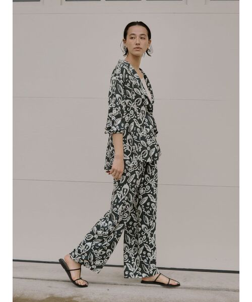 Ungrid（アングリッド）の「リーフ柄ラフパンツ（その他パンツ・レディース・チャコールグレー/ベージュ・FREE）」の9枚目の写真