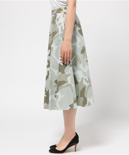 FIGARO Paris（フィガロパリ）の「◇MONOCROM カモフラ フレア スカート（スカート・レディース・サックスブルー・40/42）」の6枚目の写真