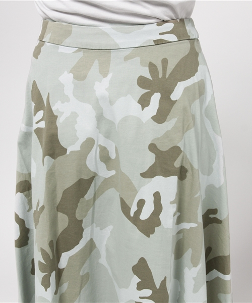 FIGARO Paris（フィガロパリ）の「◇MONOCROM カモフラ フレア スカート（スカート・レディース・サックスブルー・40/42）」の9枚目の写真