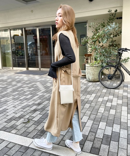 Meli rich(メリーリッチ)の「ラメフレアスリーブプルオーバー(Tシャツ/カットソー・レディース・ベージュ/ブラック/アイボリー・FREE)」の7枚目の写真