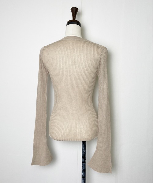 Meli rich(メリーリッチ)の「ラメフレアスリーブプルオーバー(Tシャツ/カットソー・レディース・ベージュ/ブラック/アイボリー・FREE)」の8枚目の写真