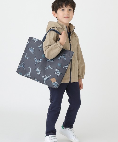 HAKKA KIDS（ハッカキッズ）の「トーンオントーンダイナソープリントレッスンバッグ（トートバッグ・キッズ・ライトブルー/チャコール・FREE）」の8枚目の写真