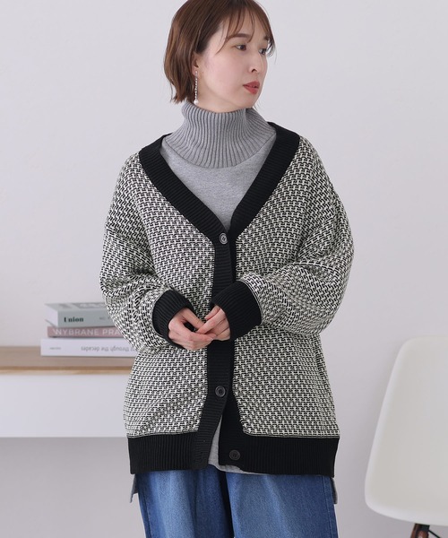 ElegChic(エレグシック)の「リンクス柄ダブルジャガードVネックカーディガン(カーディガン/ボレロ・レディース・ホワイト×ブラウン/ブラック×ホワイト/杢グレー/ブラック×グレー・M/XL/4L)」の5枚目の写真