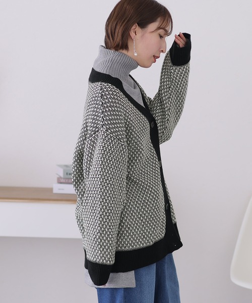 ElegChic(エレグシック)の「リンクス柄ダブルジャガードVネックカーディガン(カーディガン/ボレロ・レディース・ホワイト×ブラウン/ブラック×ホワイト/杢グレー/ブラック×グレー・M/XL/4L)」の6枚目の写真
