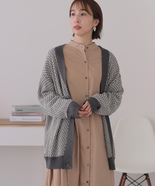 ElegChic(エレグシック)の「リンクス柄ダブルジャガードVネックカーディガン(カーディガン/ボレロ・レディース・ホワイト×ブラウン/ブラック×ホワイト/杢グレー/ブラック×グレー・M/XL/4L)」の9枚目の写真