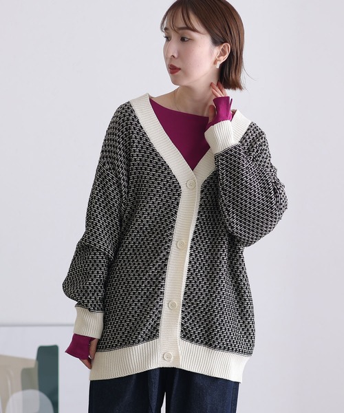 ElegChic(エレグシック)の「リンクス柄ダブルジャガードVネックカーディガン(カーディガン/ボレロ・レディース・ホワイト×ブラウン/ブラック×ホワイト/杢グレー/ブラック×グレー・M/XL/4L)」の13枚目の写真