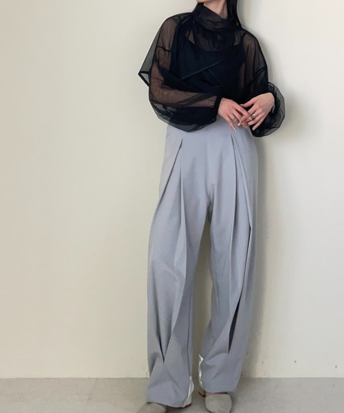 TEVALT（ヴァレット）の「ギャザーチュールトップス（シャツ/ブラウス・レディース・ブラック/グリーン/ホワイト・38）」の3枚目の写真