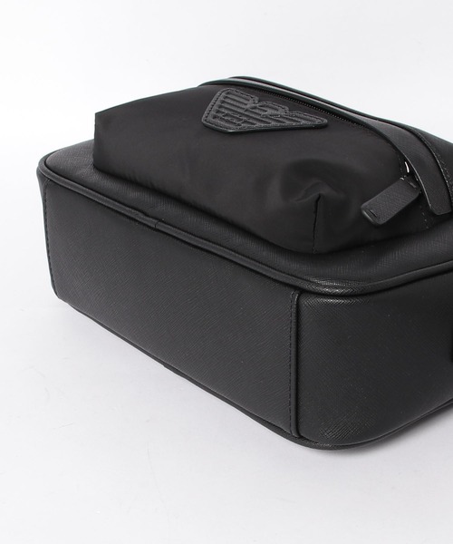 EMPORIO ARMANI（エンポリオアルマーニ）の「【エンポリオ アルマーニ】Armani Sustainability Values ショルダーバッグ（ショルダーバッグ・メンズ・ブラック×ブラック/ブラック系その他・FREE）」の8枚目の写真