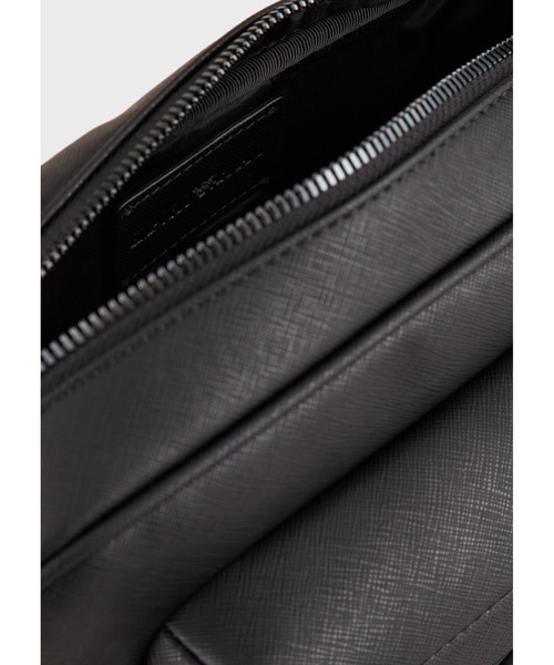 EMPORIO ARMANI（エンポリオアルマーニ）の「【エンポリオ アルマーニ】Armani Sustainability Values ショルダーバッグ（ショルダーバッグ・メンズ・ブラック×ブラック/ブラック系その他・FREE）」の10枚目の写真