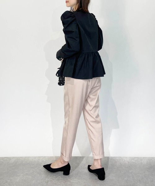PICCIN PERLA(ピッチンペルラ)の「ギャザースリーブパールボタンペプラムブラウス(シャツ/ブラウス・レディース・オフホワイト/ブラック・M)」の18枚目の写真