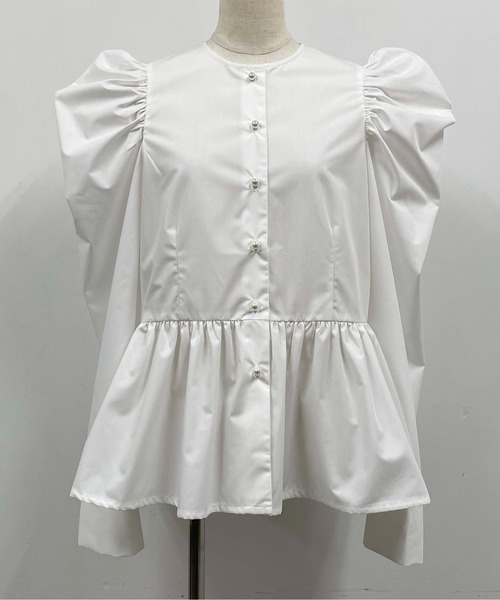 PICCIN PERLA(ピッチンペルラ)の「ギャザースリーブパールボタンペプラムブラウス(シャツ/ブラウス・レディース・オフホワイト/ブラック・M)」の22枚目の写真