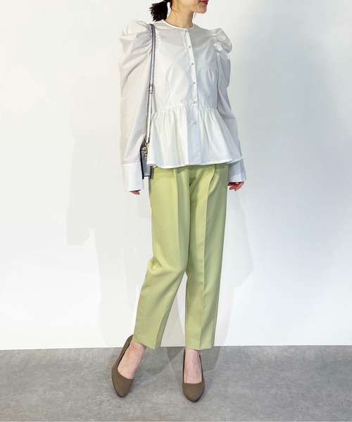 PICCIN PERLA(ピッチンペルラ)の「ギャザースリーブパールボタンペプラムブラウス(シャツ/ブラウス・レディース・オフホワイト/ブラック・M)」の10枚目の写真