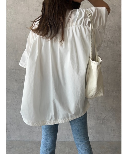owndaily（オンデイリー）の「バッグギャザードロストフレンチスリーブシャツ（Tシャツ/カットソー・レディース・ブルー系/ホワイト・FREE）」の4枚目の写真