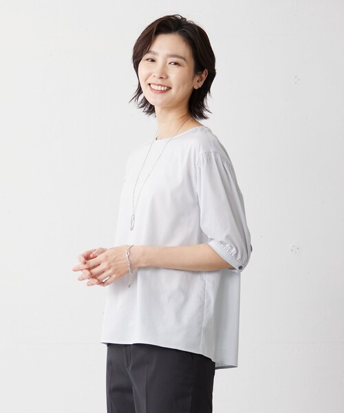 J.PRESS Ladies(J.プレス レディス)の「【WEB限定カラーあり・洗える】ラミーポプリン ボリュームスリーブ ブラウス(シャツ/ブラウス・レディース・イエロー系/ライトグレー系/ふじ色系/ベージュ系/グレー系/ネイビー系・XS)」の2枚目の写真