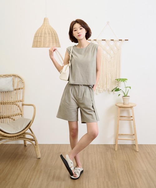 UNE MANSION（ユヌマンション）の「モダンノースリーブ＆ハーフパンツベルトSETセットアップ（セットアップ・レディース・カーキ/ネイビー/ベージュ・FREE）」の12枚目の写真
