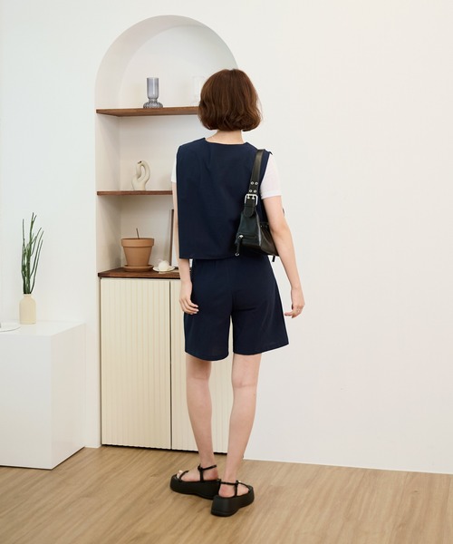 UNE MANSION（ユヌマンション）の「モダンノースリーブ＆ハーフパンツベルトSETセットアップ（セットアップ・レディース・カーキ/ネイビー/ベージュ・FREE）」の21枚目の写真