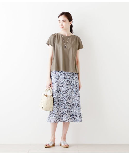 NEWYORKER(ニューヨーカー)の「モダール綿テンセルツイル バックタックカットソー(Tシャツ/カットソー・レディース・ライトグレー/カーキ/レッド・M/L)」の8枚目の写真