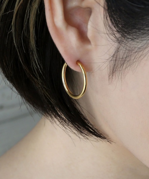 colleca la（コレカラ）の「[stainless]ステンレス・パイプフープイヤリング〈金属アレルギー対応〉（イヤリング・レディース・シルバー/ゴールド・ﾌﾘ-）」の5枚目の写真