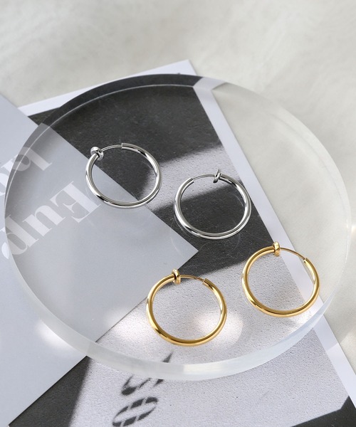 colleca la（コレカラ）の「[stainless]ステンレス・パイプフープイヤリング〈金属アレルギー対応〉（イヤリング・レディース・シルバー/ゴールド・ﾌﾘ-）」の6枚目の写真