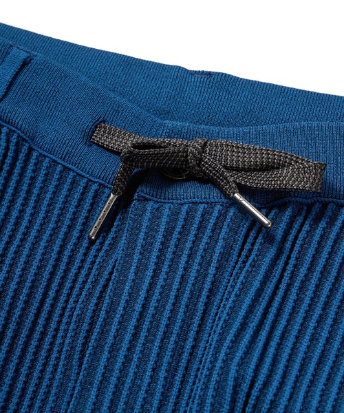 MEN'S BIGI（メンズビギ）の「たて畝ニットジャージイージーパンツ＜セットアップ対応＞（スラックス・メンズ・グレー/ブルー/ブラウン・01/02/03）」の11枚目の写真