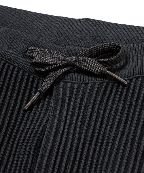 MEN'S BIGI（メンズビギ）の「たて畝ニットジャージイージーパンツ＜セットアップ対応＞（スラックス・メンズ・グレー/ブルー/ブラウン・01/02/03）」の8枚目の写真