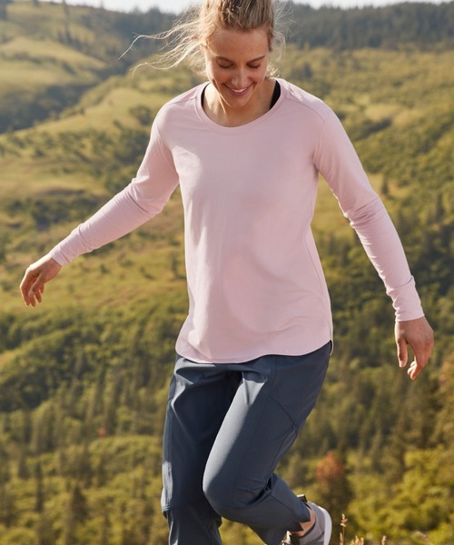 L.L.Bean(エルエルビーン)の「ビヨンド・ソフト・ティ、長袖 米国フィット・プチ(Tシャツ/カットソー・レディース・グリーン/ブラック/ライトアッシュグレー/モーブ系/ライラック/ネイビー・LARGE/SMALL/MEDIUM/X-SMALL)」の9枚目の写真