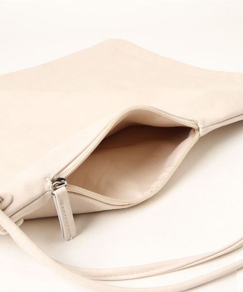 ROSE BUD(ローズバッド)の「ワンショルダードロストバッグ(ショルダーバッグ・レディース・ブラック/ホワイト・FREE)」の6枚目の写真