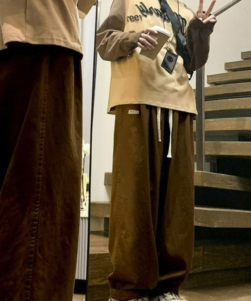 BASQUE magenta（バスクマゼンタ）の「バルーンシルエットタックダーツワイドパンツ（スラックス・メンズ・ブラウン/ブラック・M/L）」の11枚目の写真