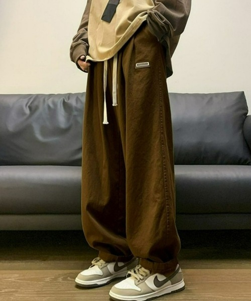 BASQUE magenta（バスクマゼンタ）の「バルーンシルエットタックダーツワイドパンツ（スラックス・メンズ・ブラウン/ブラック・M/L）」の7枚目の写真