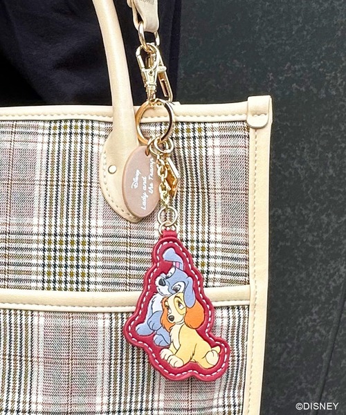 Disney(ディズニー)の「【WEB限定】ディズニー レディ&トランプ キーチャーム(キーホルダー・レディース・ワインレッド・FREE)」の3枚目の写真