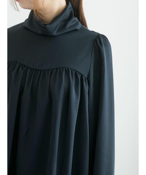 Te chichi（テチチ）の「サテンハイネックブラウス（シャツ/ブラウス・レディース・グレー/ネイビー/オリーブ・F）」の12枚目の写真